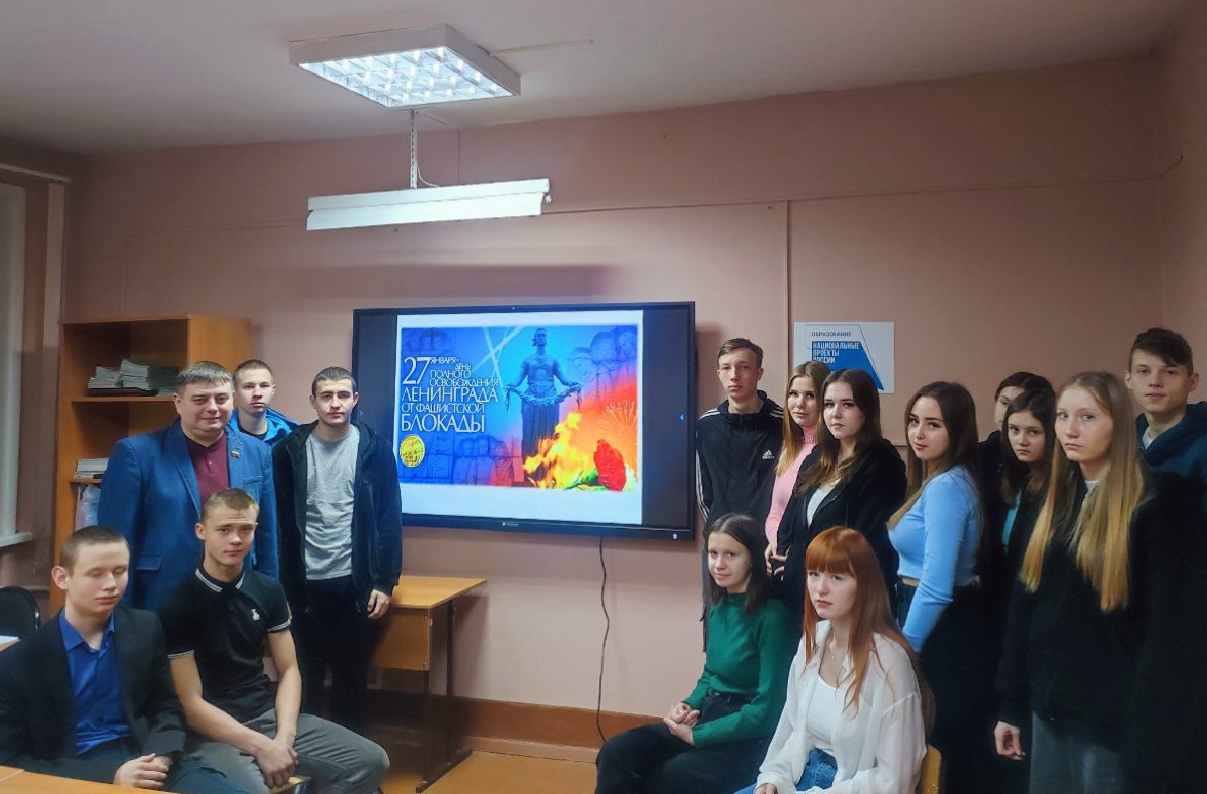 Депутаты городского Совета проводят тематические уроки в беловских школах и техникумах.