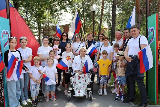 Беловчане празднуют День России.